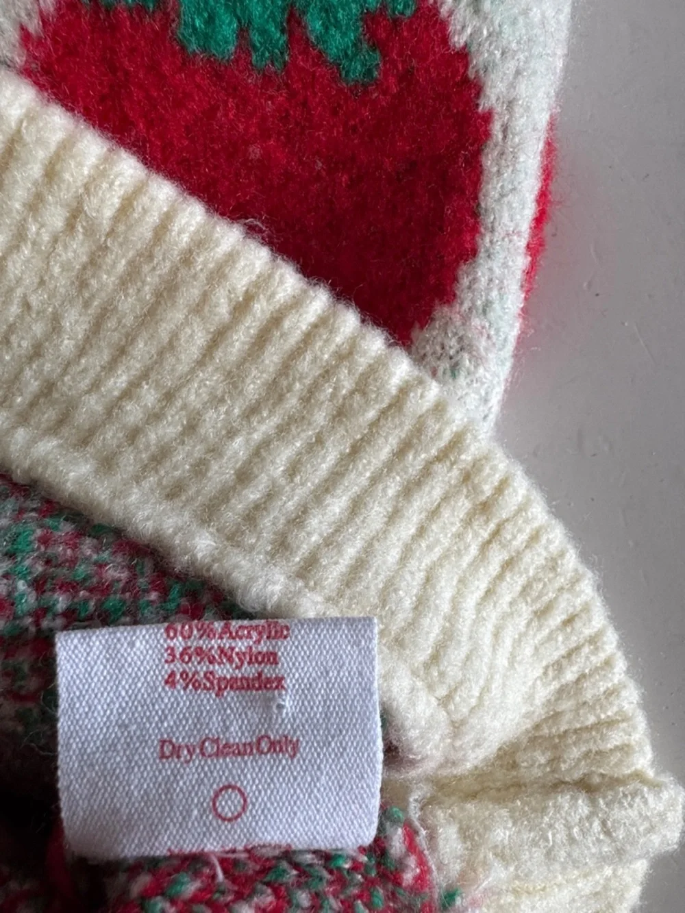 Lisa Says Gah Ella Red Strawberry Cream Knit Cozy Pullover Sweater size M/L - Picture 5 of 9